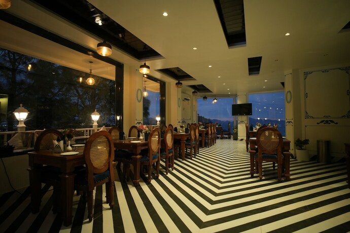 Imagen del bar/restaurante del Hotel Oakhill Resort. Foto 17