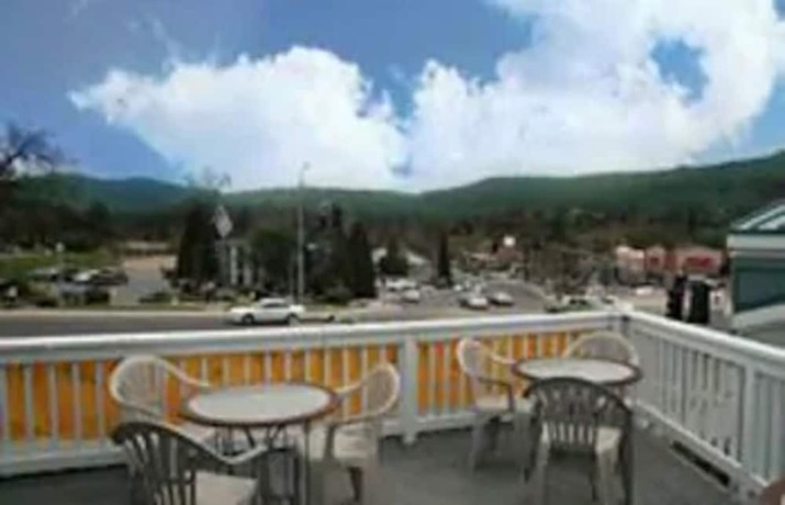 Imagen de los exteriores del Hotel Oakhurst Lodge. Foto 14