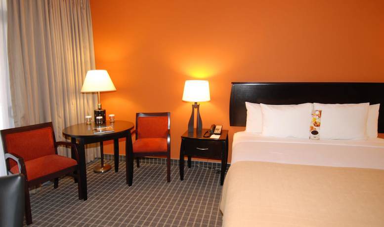 Imagen de la habitación del Hotel Oakland Airport Executive. Foto 17