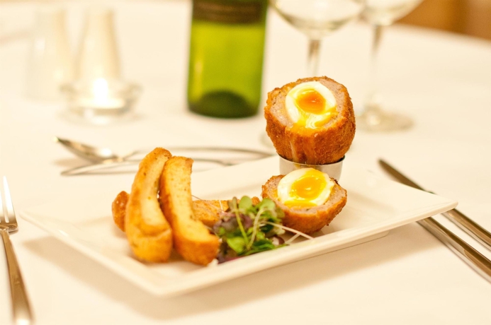 Imagen del bar/restaurante del Hotel Oaklands Hall Hotel Grimsby. Foto 6