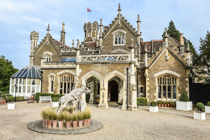 Imagen general del Hotel Oakley Court. Foto 2