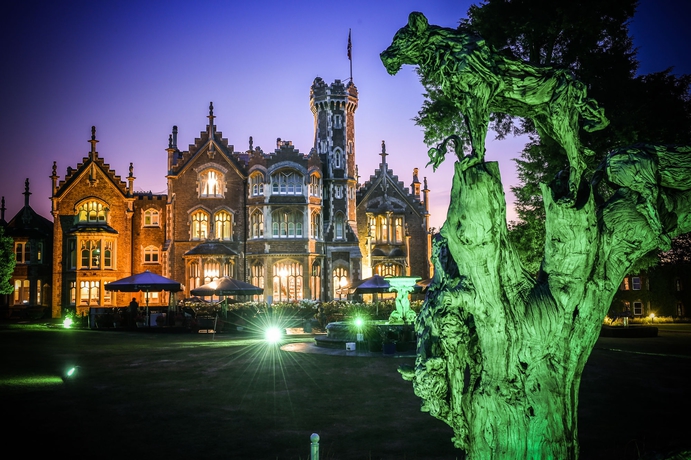 Imagen general del Hotel Oakley Court. Foto 3