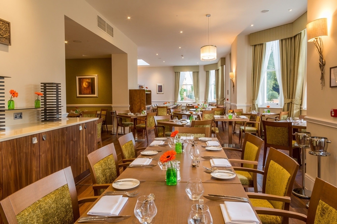 Imagen del bar/restaurante del Hotel Oakley Hall. Foto 4