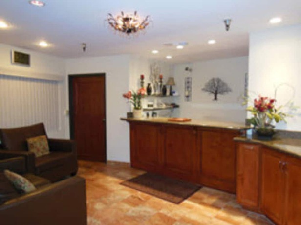 Imagen de los interiores del Hotel Oakridge Inn. Foto 20