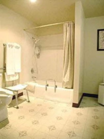 Imagen de la habitación del Hotel Oakridge Inn. Foto 19