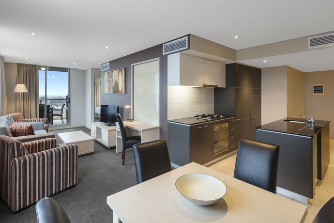 Imagen de los interiores del Hotel Oaks Adelaide Embassy Suites. Foto 8