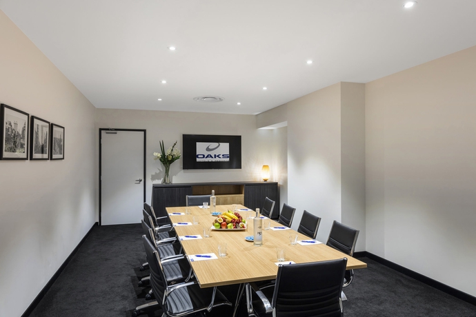 Imagen de los interiores del Hotel Oaks Adelaide Embassy Suites. Foto 11