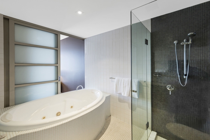 Imagen de la habitación del Hotel Oaks Adelaide Embassy Suites. Foto 4