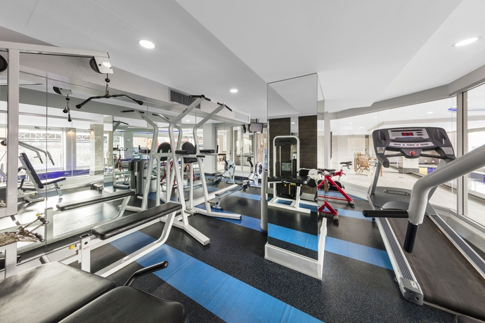 Imagen de los interiores del Hotel Oaks Adelaide Embassy Suites. Foto 14