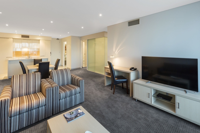 Imagen de los interiores del Hotel Oaks Adelaide Horizons Suites. Foto 11