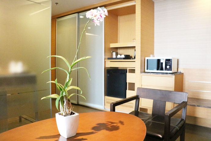 Imagen de la habitación del Hotel Oaks Bangkok Sathorn. Foto 4
