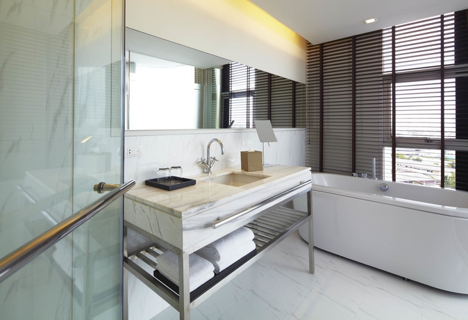 Imagen de la habitación del Hotel Oaks Bangkok Sathorn. Foto 12