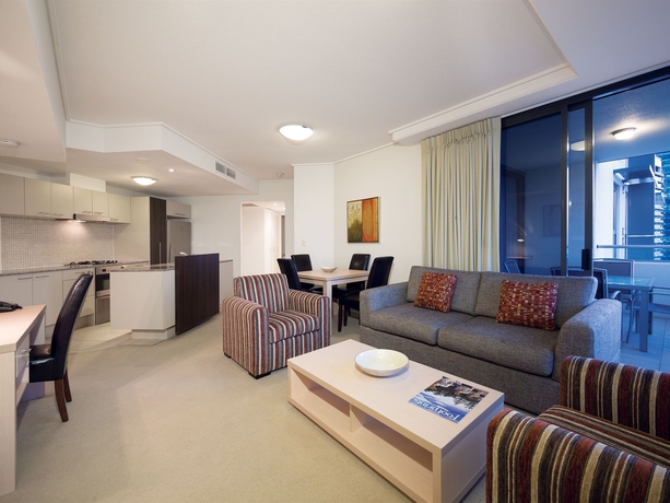 Imagen de la habitación del Hotel Oaks Brisbane Aurora Suites. Foto 2
