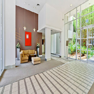 Imagen de los interiores del Hotel Oaks Brisbane Mews Suites. Foto 9
