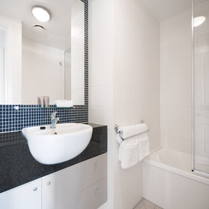 Imagen de la habitación del Hotel Oaks Brisbane Mews Suites. Foto 6