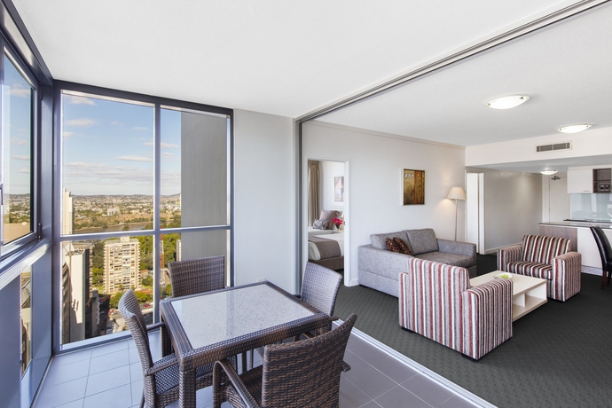 Imagen de los interiores del Hotel Oaks Brisbane On Charlotte Suites. Foto 11
