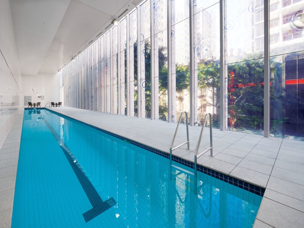 Imagen de la piscina del Hotel Oaks Brisbane On Charlotte Suites. Foto 15