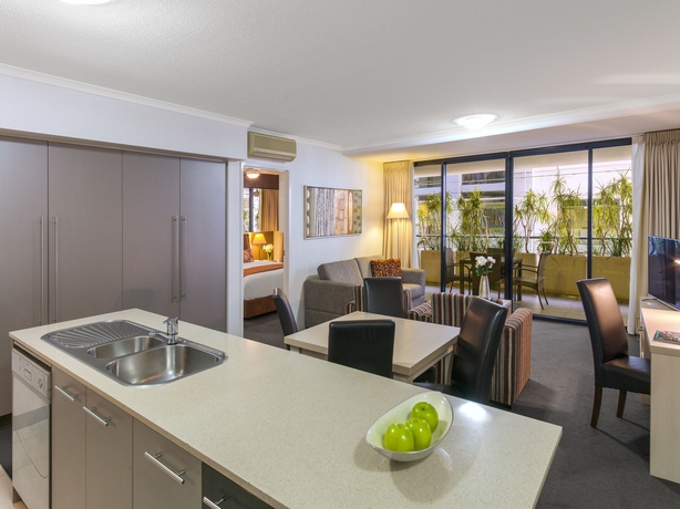 Imagen de los interiores del Hotel Oaks Brisbane River City Suites. Foto 14
