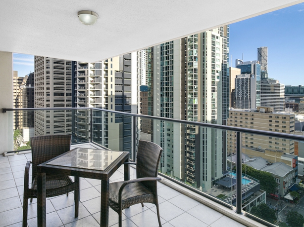 Imagen de la habitación del Hotel Oaks Brisbane River City Suites. Foto 5