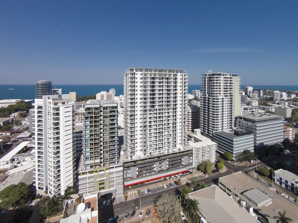Imagen de los exteriores del Hotel Oaks Darwin Elan. Foto 8