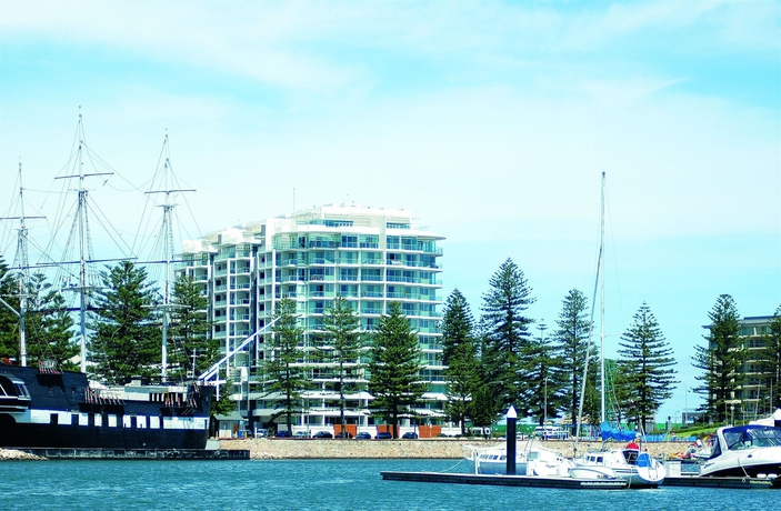 Imagen de los exteriores del Hotel Oaks Glenelg Liberty Suites. Foto 3