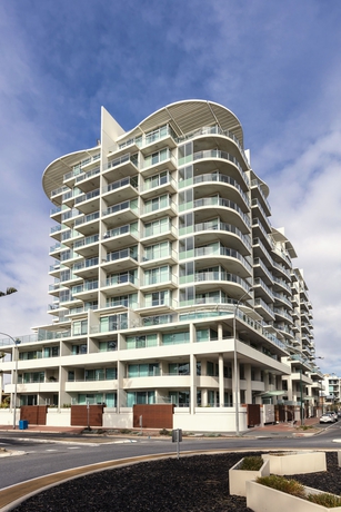 Imagen de los exteriores del Hotel Oaks Glenelg Liberty Suites. Foto 4