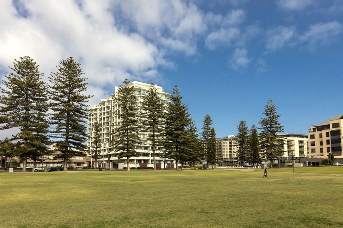 Imagen de los exteriores del Hotel Oaks Glenelg Liberty Suites. Foto 5