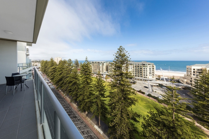 Imagen de los exteriores del Hotel Oaks Glenelg Liberty Suites. Foto 7