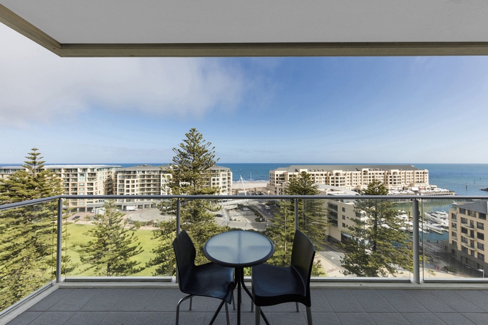 Imagen de los exteriores del Hotel Oaks Glenelg Liberty Suites. Foto 8