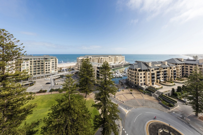 Imagen de los exteriores del Hotel Oaks Glenelg Liberty Suites. Foto 9