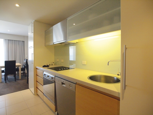 Imagen de la habitación del Hotel Oaks Glenelg Plaza Pier Suites. Foto 3