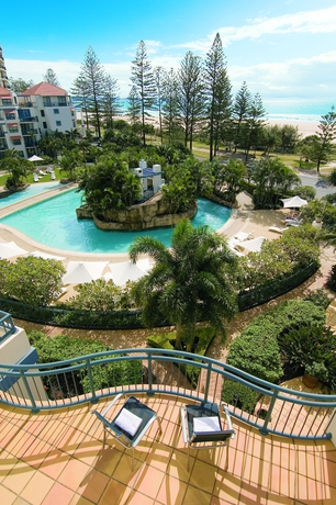 Imagen de la piscina del Hotel Oaks Gold Coast Calypso Plaza Suites. Foto 15