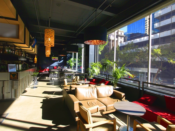 Imagen del bar/restaurante del Hotel Oaks Melbourne On Market. Foto 4