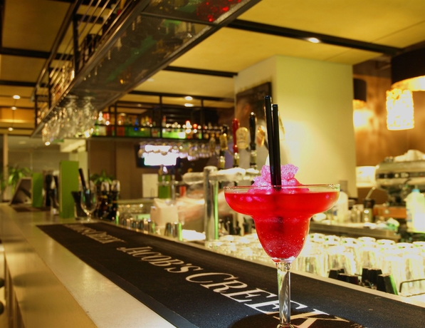 Imagen del bar/restaurante del Hotel Oaks Melbourne On Market. Foto 5