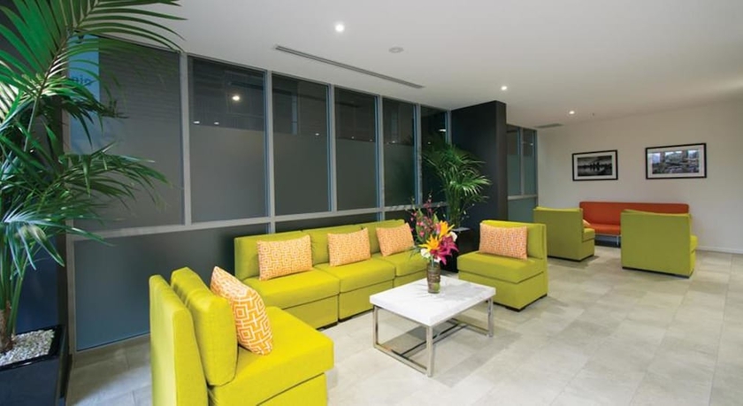 Imagen de los interiores del Hotel Oaks Melbourne South Yarra Suites. Foto 16