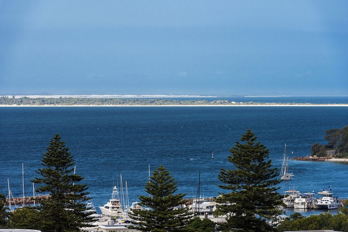 Imagen de los exteriores del Hotel Oaks Nelson Bay Lure Suites. Foto 16