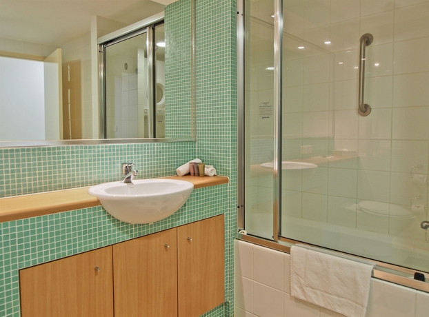 Imagen de la habitación del Hotel Oaks The Entrance Waterfront Suites. Foto 4