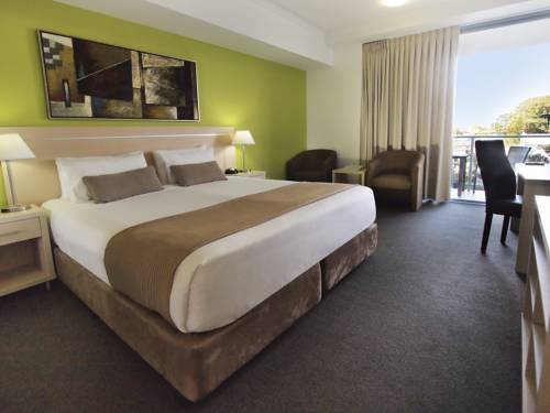 Imagen de la habitación del Hotel Oaks Townsville Gateway Suites. Foto 2
