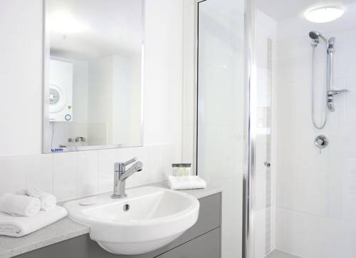 Imagen de la habitación del Hotel Oaks Townsville Gateway Suites. Foto 5