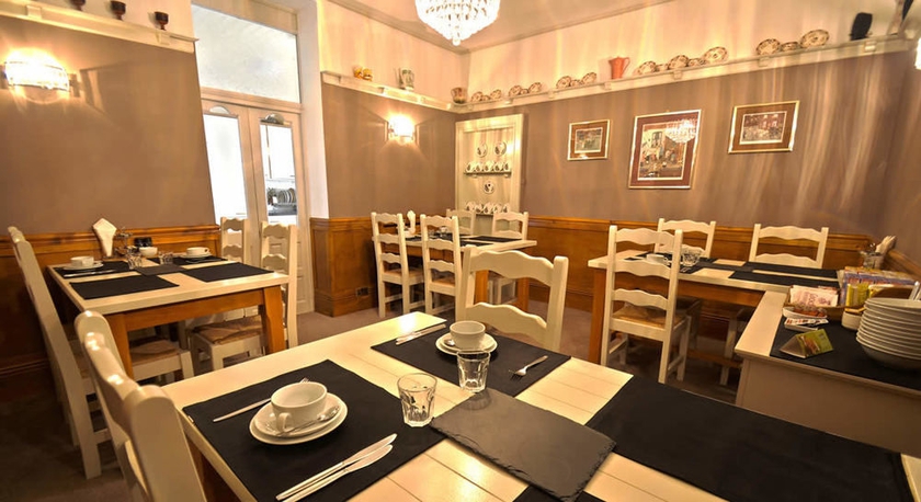 Imagen del bar/restaurante del Hotel Oaktree Lodge. Foto 3