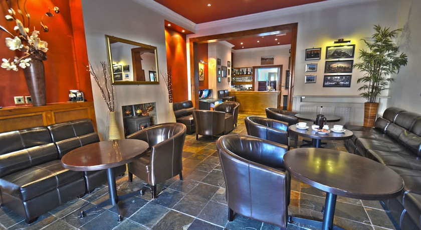 Imagen de los interiores del Hotel Oaktree Lodge. Foto 8