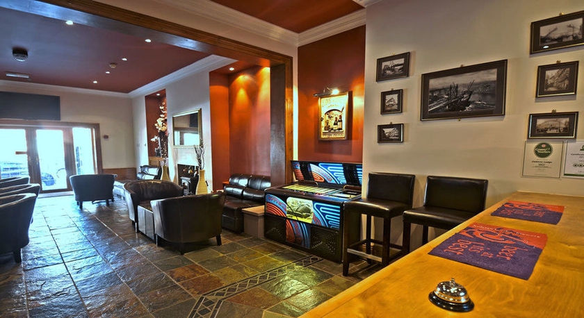 Imagen del bar/restaurante del Hotel Oaktree Lodge. Foto 4