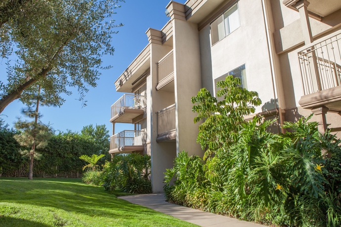 Imagen de los exteriores del Hotel Oakwood At Toluca Hills. Foto 9