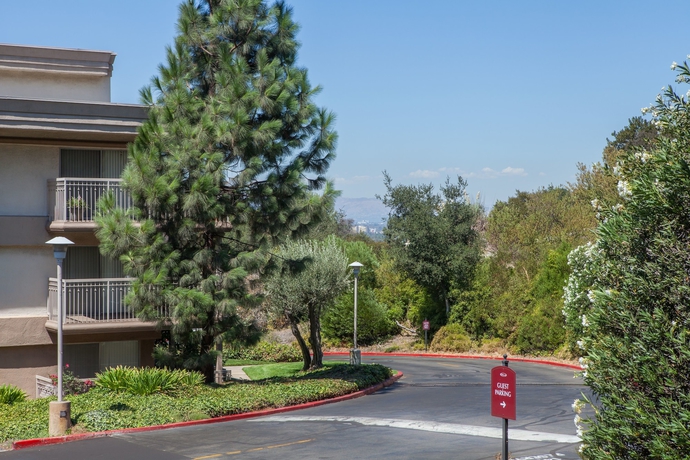 Imagen de los exteriores del Hotel Oakwood At Toluca Hills. Foto 10