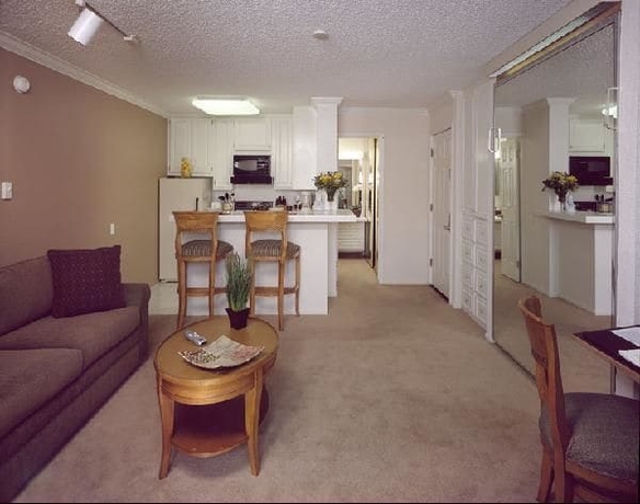 Imagen de la habitación del Hotel Oakwood Eaves At Woodland Hills. Foto 3