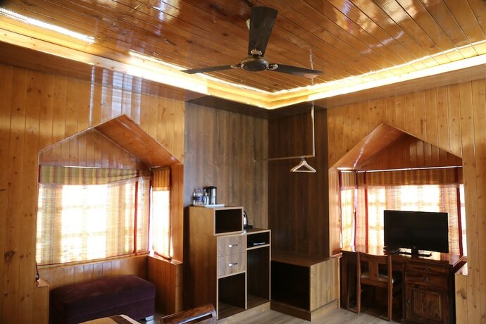 Imagen de la habitación del Hotel Oakwood Hamlet Resort - Shoghi - Shimla. Foto 18