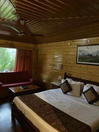 Imagen general del Hotel Oakwood Hamlet Resort - Shoghi - Shimla. Foto 12