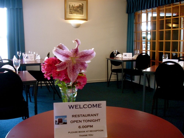 Imagen del bar/restaurante del Hotel Oakwood Manor Motor Lodge. Foto 4