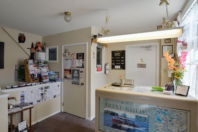 Imagen de los interiores del Hotel Oakwood Motel. Foto 18