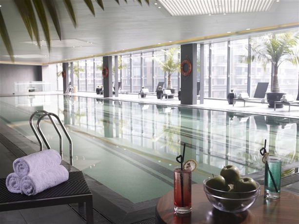 Imagen de la piscina del Hotel Oakwood Residence Hangzhou. Foto 8